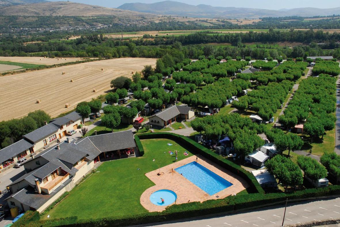 Bungalows Pirineus Guils de Cerdaña エクステリア 写真